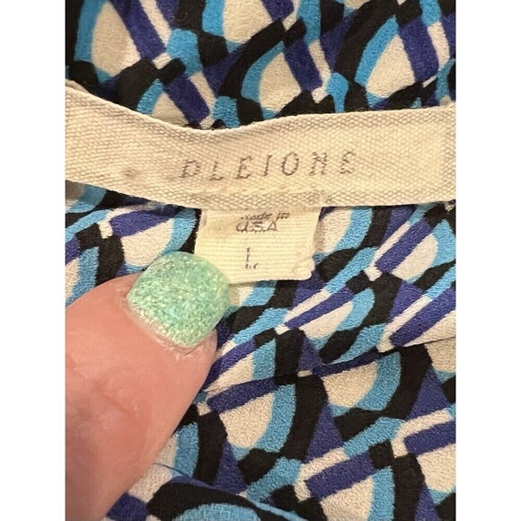 Pleione Blue, Black And White Split V-Neck Short Sleeve Polyester Blouse large - Picture 6 of 8